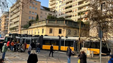Un tramvai a deraiat în Milano și s-a izbit de o clădire. Autoritățile italiene anunță un mort și 39 de răniți