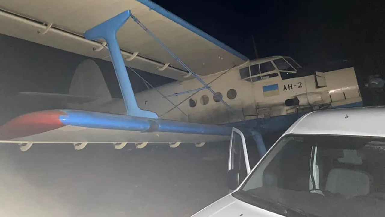 Avion folosit de contranbandiștii de țigări din Ucraina, oprit înainte să ajungă în România de polițiștii moldoveni