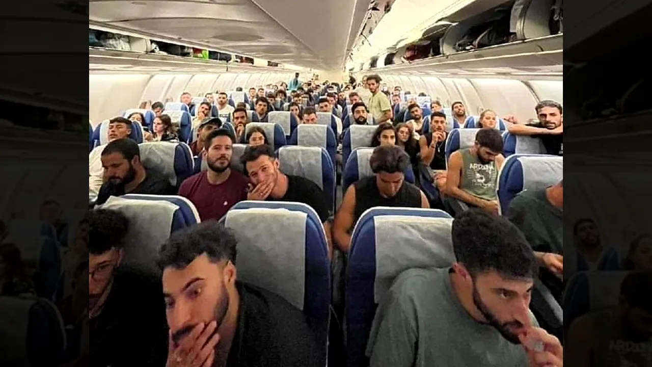 Tinerii israelieni se întorc acasă să își apere țara. Zeci de avioane aterizează în Israel