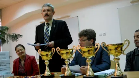 Primarul din Râmnicu Vâlcea, suspectat de luare de mită. Percheziții DNA la primărie