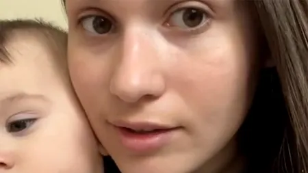 Ce a pățit românca Alina, după ce a început să-și ALĂPTEZE fetița în mijlocul străzii, în Germania: „A venit o bătrânică și...”