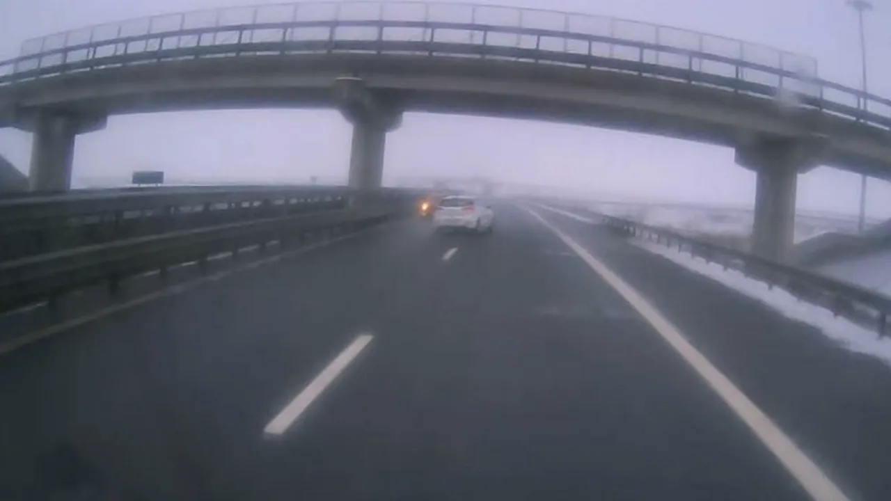 La un pas de dezastru! Un șofer evită în ultima clipă o mașină care circula pe contrasens (VIDEO)