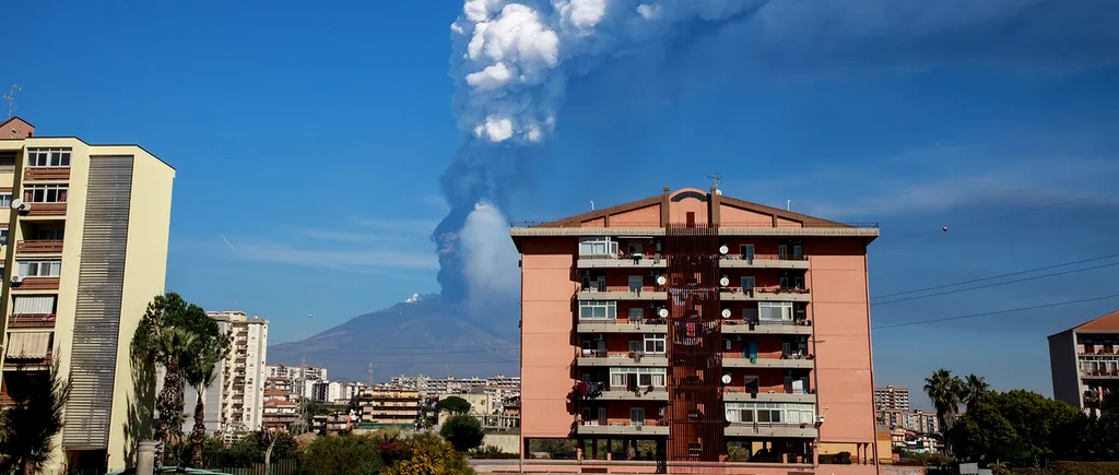 Vulcanul Etna se pregătește de o nouă ERUPȚIE. Autoritățile italiene au emis Alerta Roșie a Protecției Civile