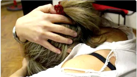 Cum ajung sucevencele să fie exploatate sexual prin metoda LOVERBOY