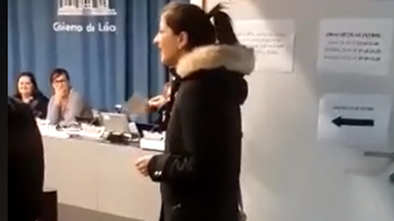 Moment emoționant la urne. O româncă din Slatina a cântat „Acasă-i România