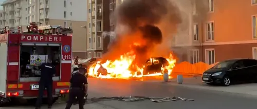 VIDEO | Două mașini au luat foc, în complexul rezidențial Cosmopolis din Ilfov. Pagubele materiale sunt majore