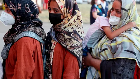 „Ne-au ars casa din temelii”. Mărturia cutremurătoare a surorilor care încearcă să fugă din calea talibanilor