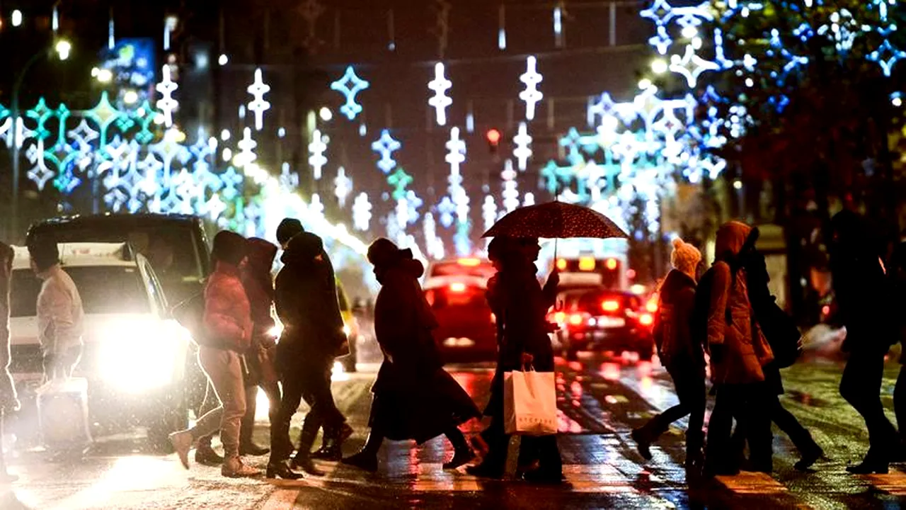 SURSE. Reprezentanții Guvernului iau în calcul propunerea de a prelungi programul magazinelor până la ora 23 seara de sărbători. Ce se întâmplă de Revelion