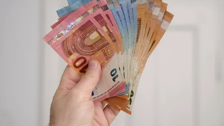 Prime URIAȘE de Crăciun pentru angajații din Germania. Ce bonusuri oferă angajatorii de sărbători