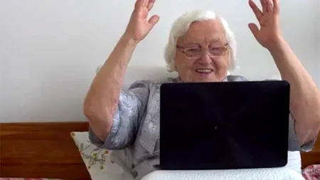 Ce a pățit o doctoriță de 68 de ani, după ce s-a cuplat pe internet cu un așa-zis doctor din SUA. Cine era 