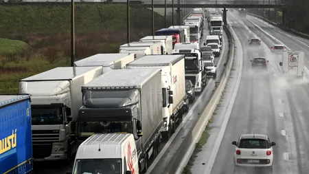 Oficial britanic: Londra colaborează cu alte state pentru a relua traficul între Marea Britanie și restul lumii