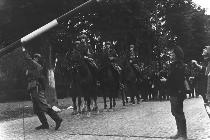 Invadarea Poloniei de către Germania nazistă (1 septembrie 1939) 
