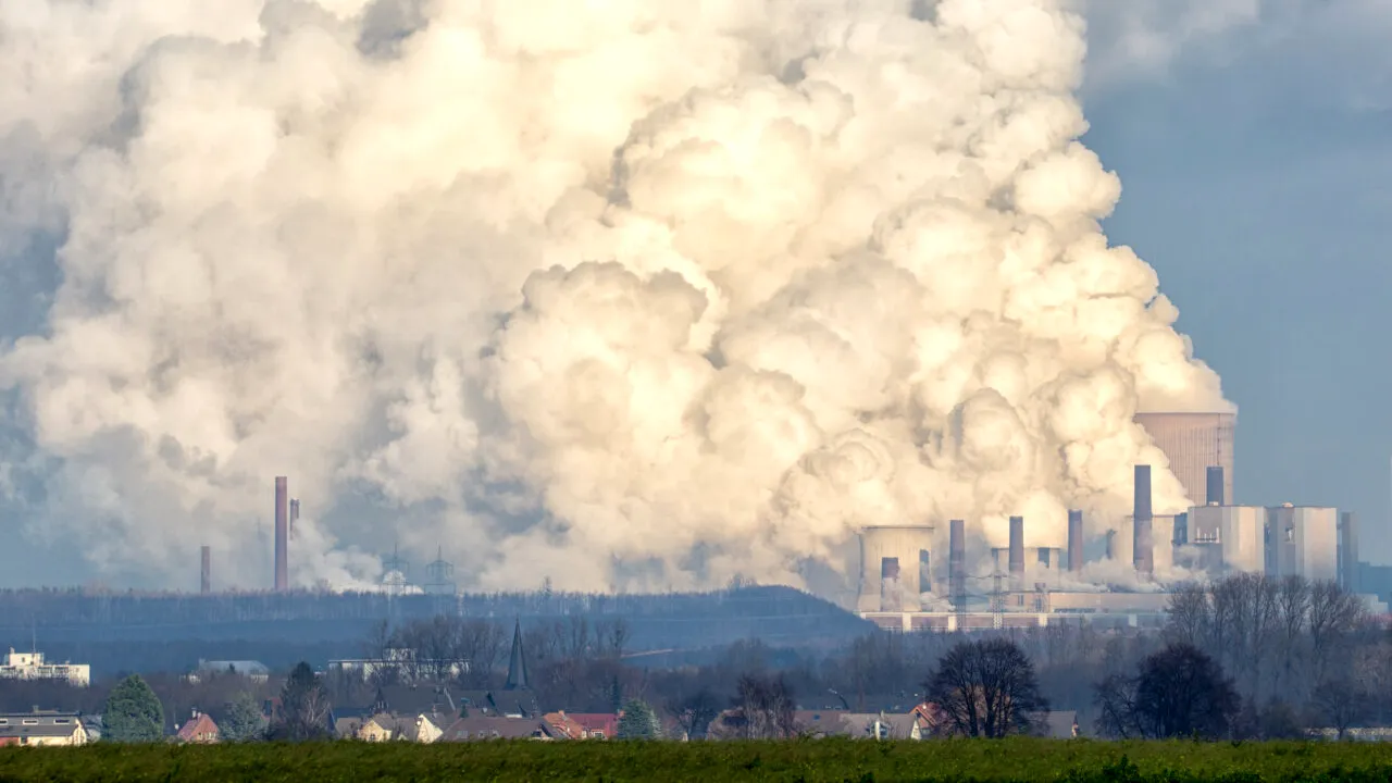 Agenția Europeană de Mediu AVERTIZEAZĂ că schimbările climatice și poluarea amenință resursele Europei