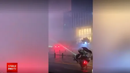 Chinezii sub 50 de kilograme, sfătuiți să nu iasă din case în timpul furtunii din Beijing