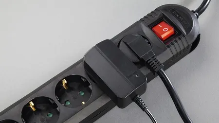 Cele 3 locuri din apartament unde nu trebuie să instalați niciodată o priză multiplă. RISCURILE sunt uriașe