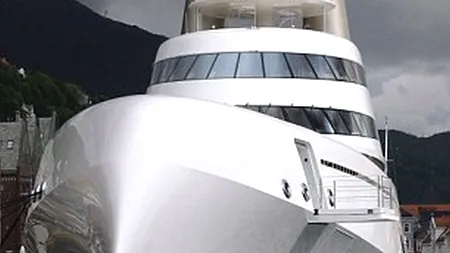 GALERIE FOTO: Iahtul care l-a făcut invidios pe patronul lui Chelsea, Roman Abramovich