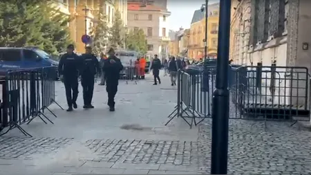 Cum arată Centrul Vechi după REVOLTĂ? Aproximativ 20 de protestatari, adunați din nou în zonă