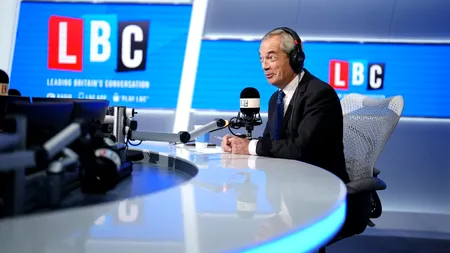 Nigel Farage, ținta criticilor după ce i-a acuzat pe românii din Marea Britanie că ar mânca LEBEDELE din parcuri