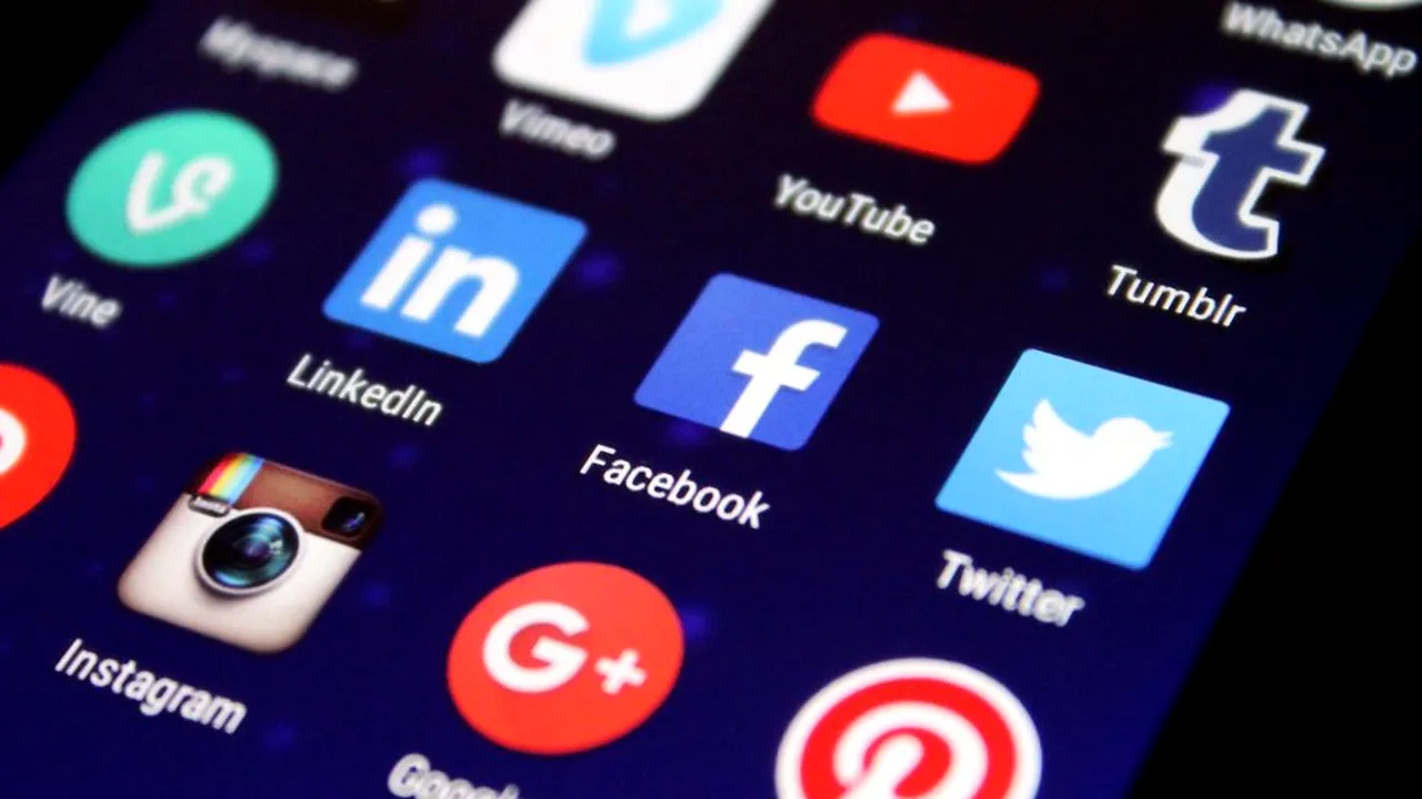 ÎNREGISTRĂRILE video care îl arătau pe președintele Braziliei sceptic cu privire la coronavirus sunt șterse de Facebook și Instagram