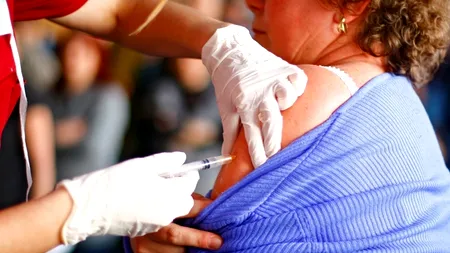 Ministerul Sănătății intenționează reluarea vaccinării HPV la eleve, dar numai la cererea părinților