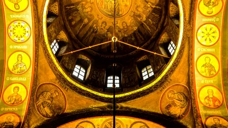 O infirmieră din Vaslui, bolnavă de Covid, a plecat din spitalul unde era internată pentru a merge la biserică să se roage: „A sărutat toate icoanele. Am fost nevoiţi să anunţăm poliția!”