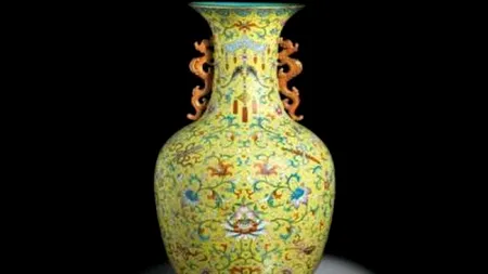 Acest vas chinezesc a fost scos la licitație, prețul de pornire fiind 15.000 de euro. Cu cât s-a vândut