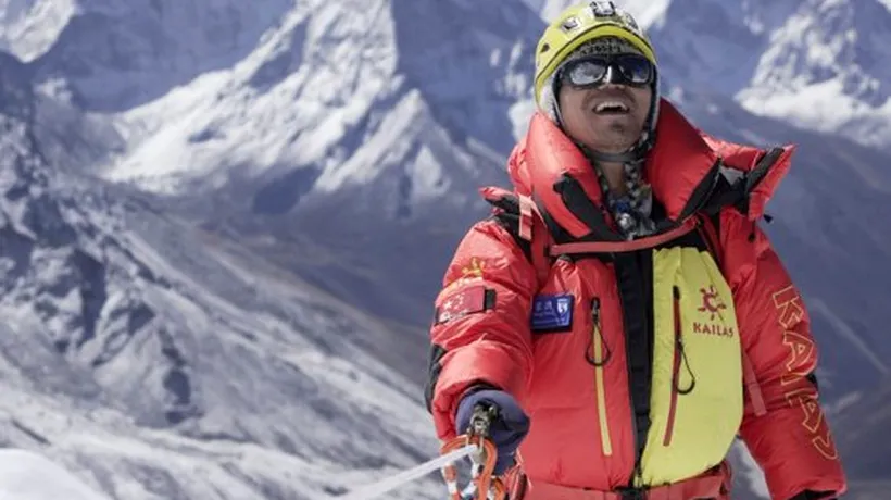 Prima persoană oarbă din Asia care a cucerit Everestul. Zhang Hong și-a pierdut vederea la doar 21 de ani