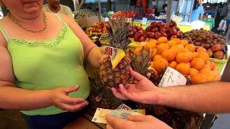 NEPĂSARE. Erau plasați în izolare, dar ei vindeau fructe și legume în piață, în Avrig