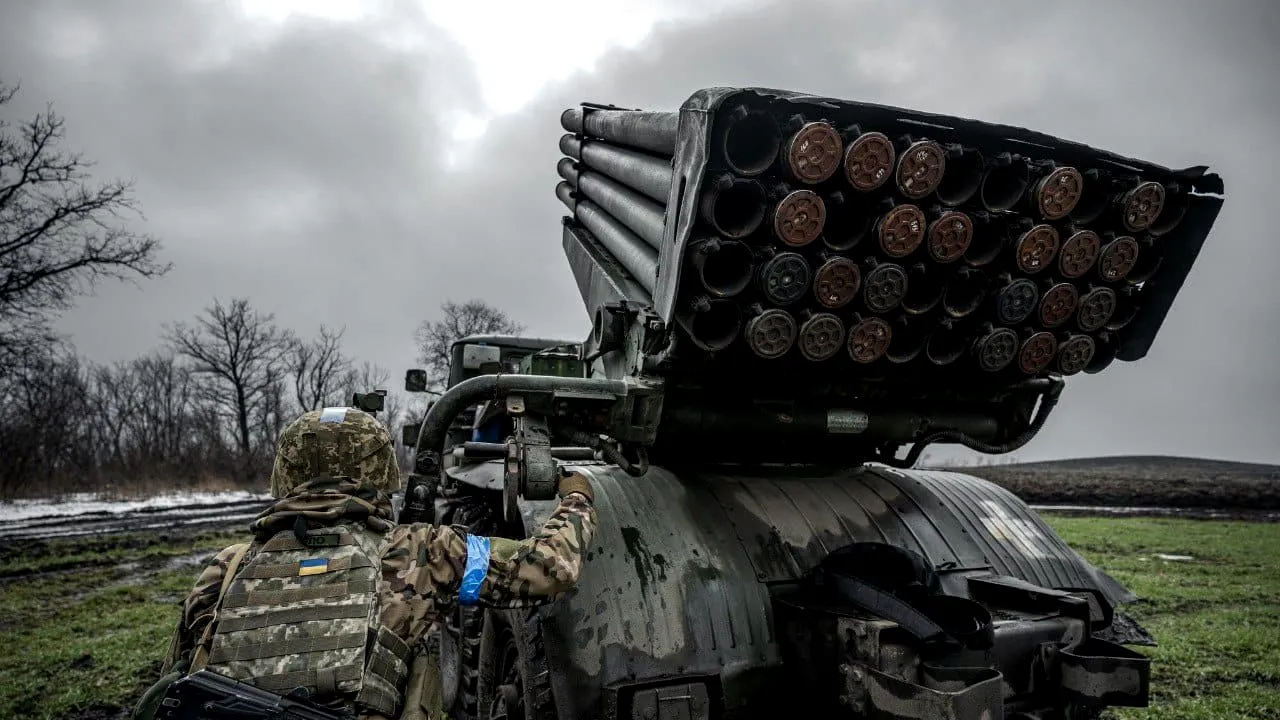 RĂZBOI în Ucraina, ziua 744: Emmanuel Macron: „Occidentul ar putea fi nevoit să intervină să salveze Ucraina dacă Rusia face o breșă pe frontul estic”