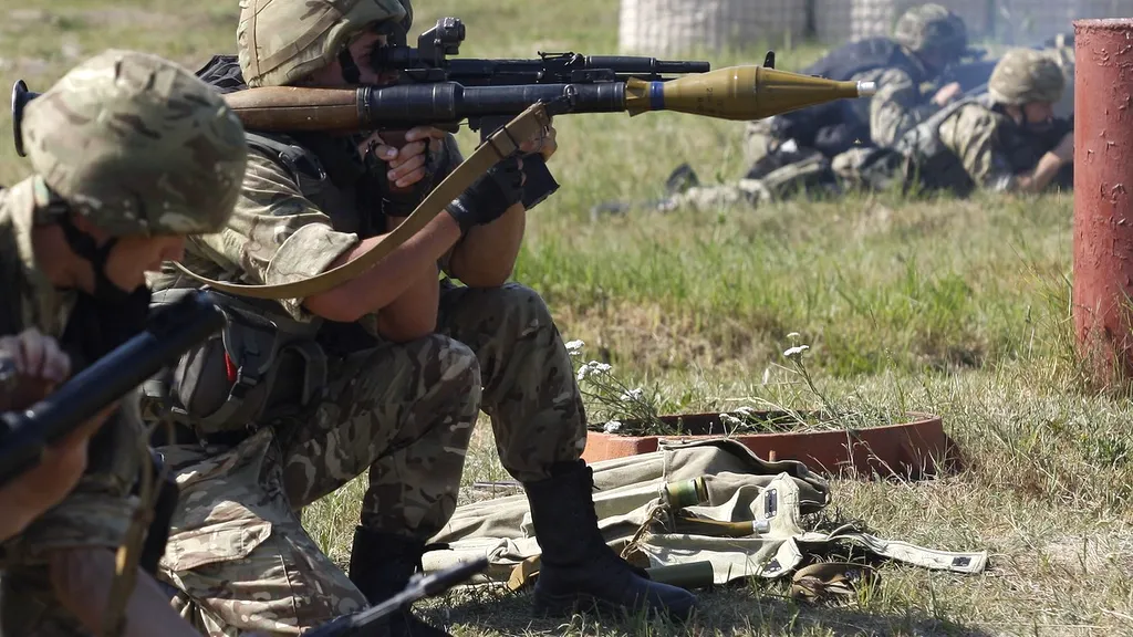 CNN: Rusia are suficiente trupe la granița cu Ucraina pentru a porni un război fulger de 7-10 zile