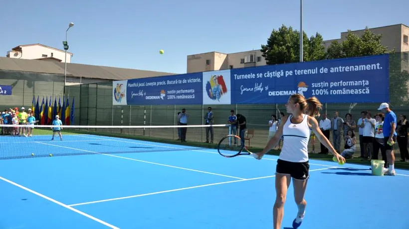 Simona Halep a inaugurat terenurile de tenis de la Liceul Teoretic Traian din București. Galerie FOTO