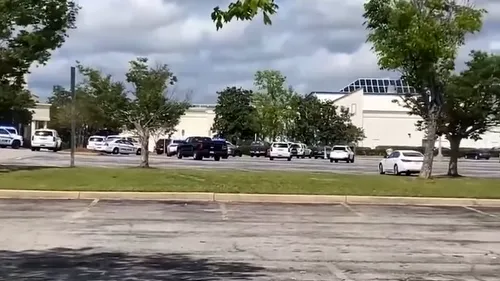 Focuri de armă la mall: 14 persoane au fost rănite. Care sunt principalele piste ale polițiștilor