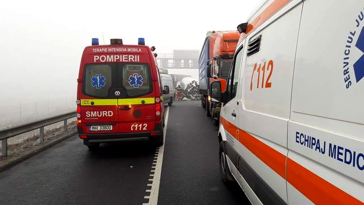Un microbuz cu 20 de copii s-a răsturnat pe autostradă, între Sebeș și Deva