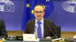 Cristian Buşoi arată cum se coordonează transportatorii de combustibili din ţară. Liniile CFR spre litoral le încetinesc pe cele de marfă