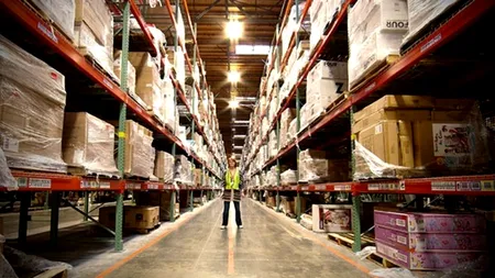 Amazon anunță 7.000 de angajări în SUA, înaintea unei vizite a lui Obama la un centru al companiei