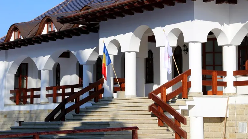 Angajații unei mănăstiri din Suceava, verificați de două ori pe zi cu etilotestul. Cum a răspuns Arhiepiscopia