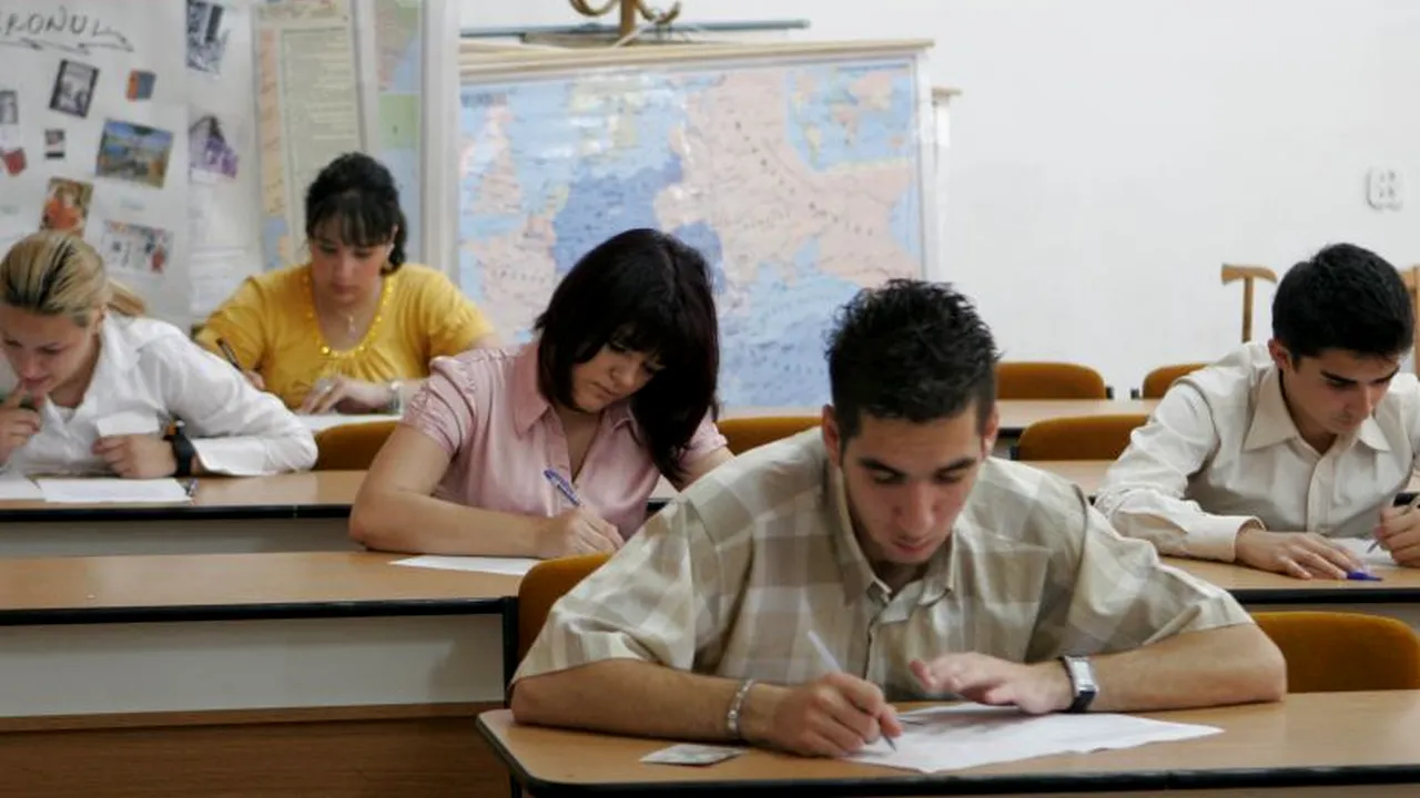 BACALAUREAT 2018, sesiunea de TOAMNĂ. Absolvenții de liceu susțin astăzi proba la alegere