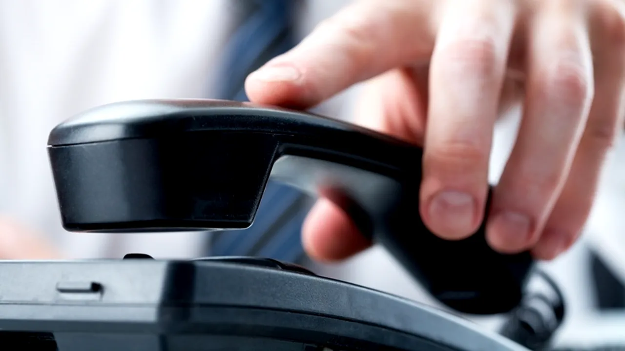 Operatorii de telefonie mobilă sunt nemulțumiți că nu au acces la rețelele de telecomunicații fixe