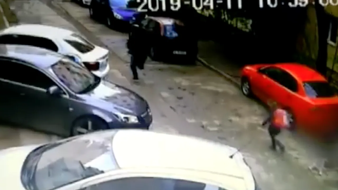 Curajul nu are vârstă! O fetiță de doar 9 ani din Iași a fugit după tâlharul care tocmai o jefuise - VIDEO