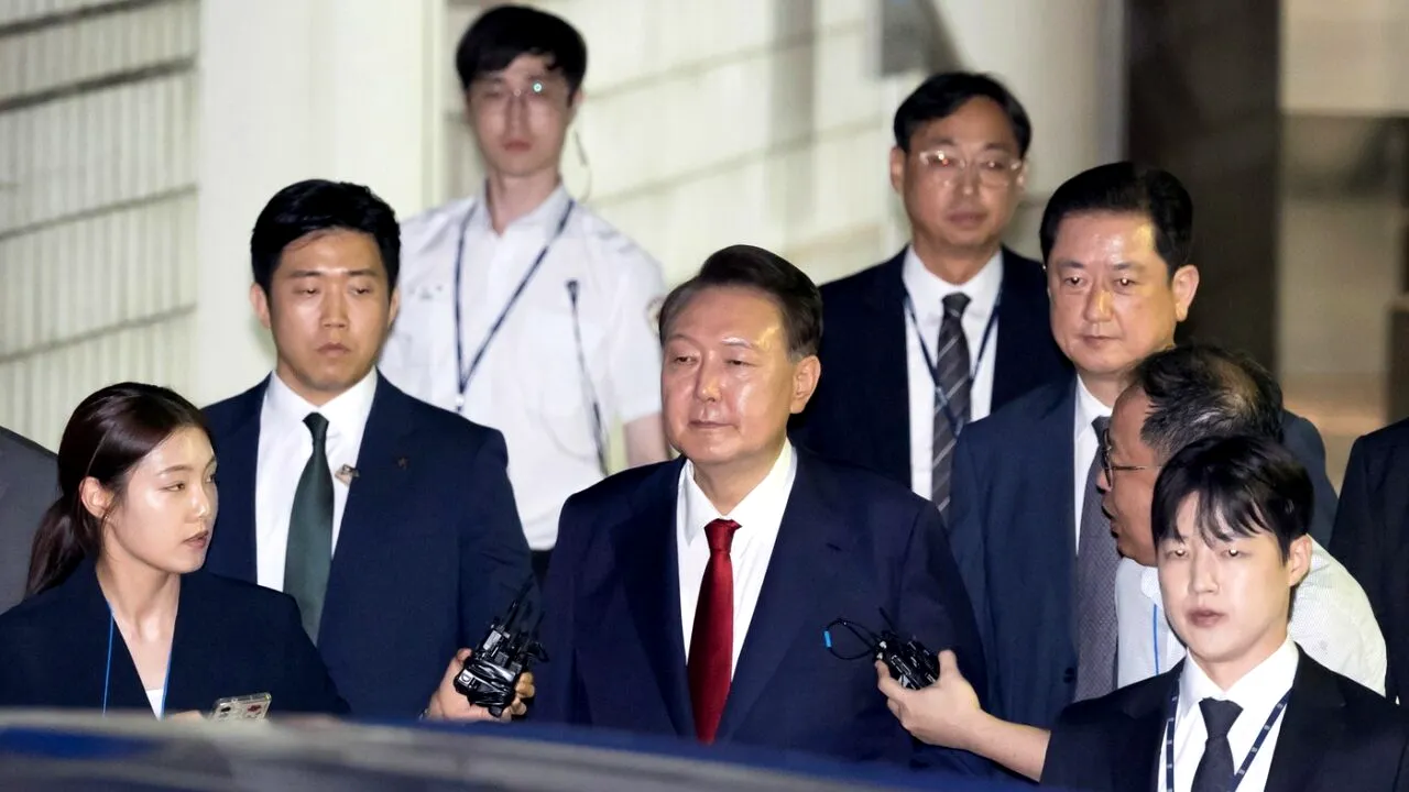 Fostul președinte al Coreei de Sud Yoon Suk Yeol a fost plasat în AREST preventiv pentru încercarea sa de a impune legea marțială