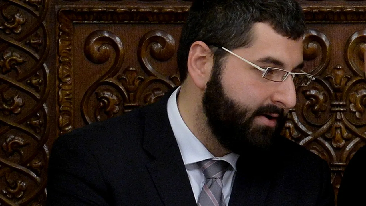 Băsescu a semnat eliberarea din funcție a lui Bogdan Oprea, purtător de cuvânt al Președinției