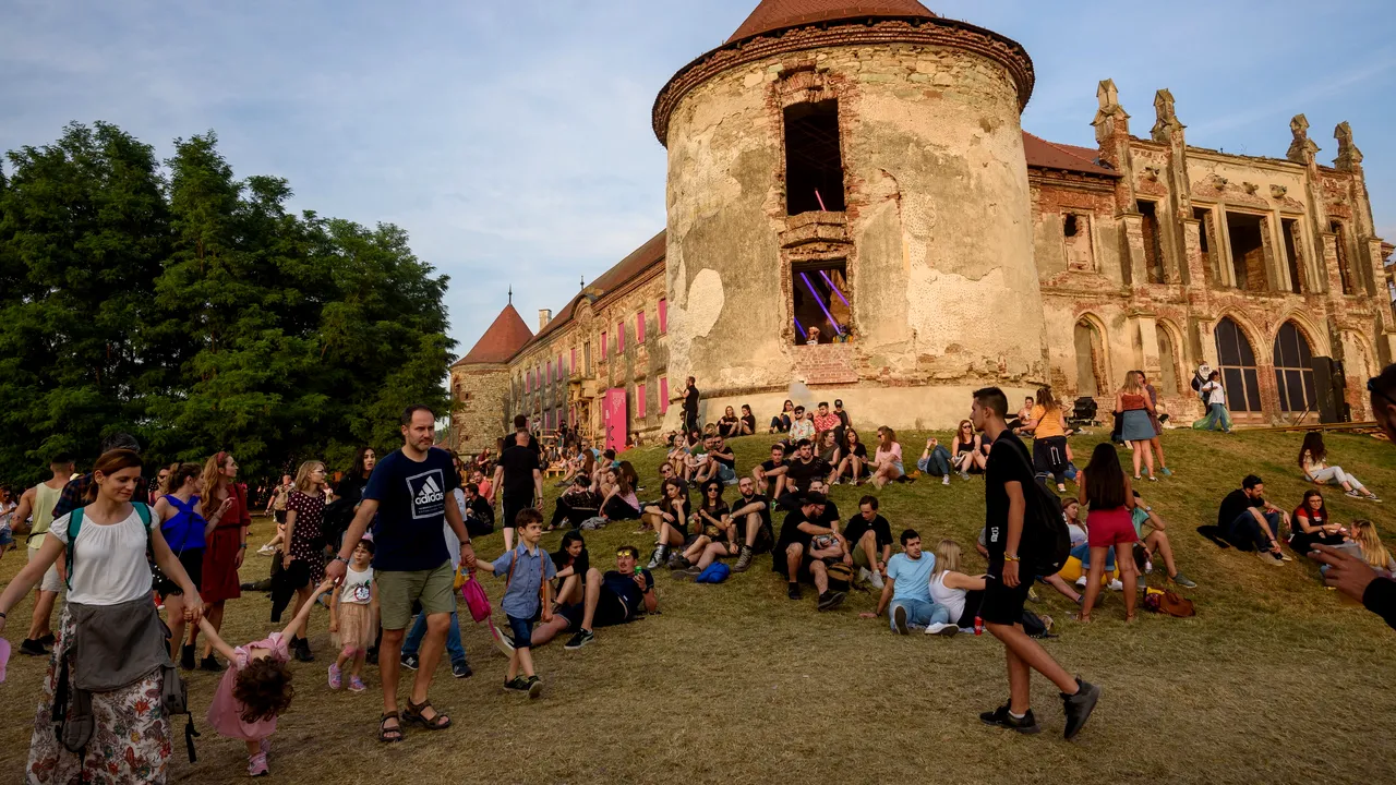 Festivalul Electric Castle: Zeci de dosare penale pentru trafic și consum de droguri