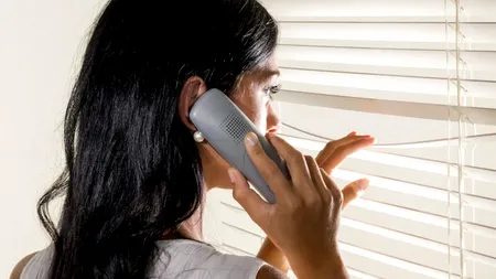 Ce a pățit o badantă din ITALIA după ce s-a angajat în casa unui pensionar de 95 de ani. Ce i-a făcut bătrânul