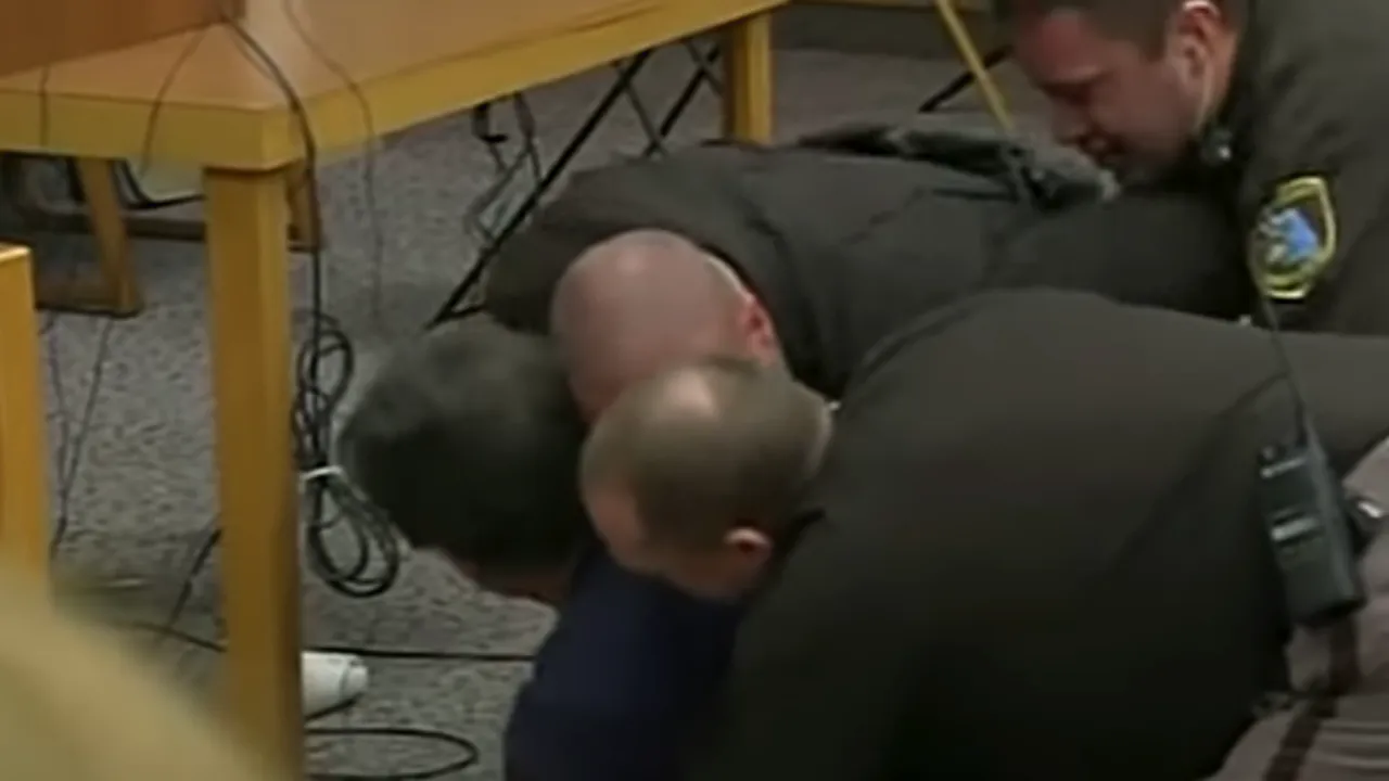 VIDEO. Tatăl a trei gimnaste abuzate sexual l-a atacat pe doctorul groazei din lotul SUA: „Lăsați-mă doar cinci minute cu acest nenorocit