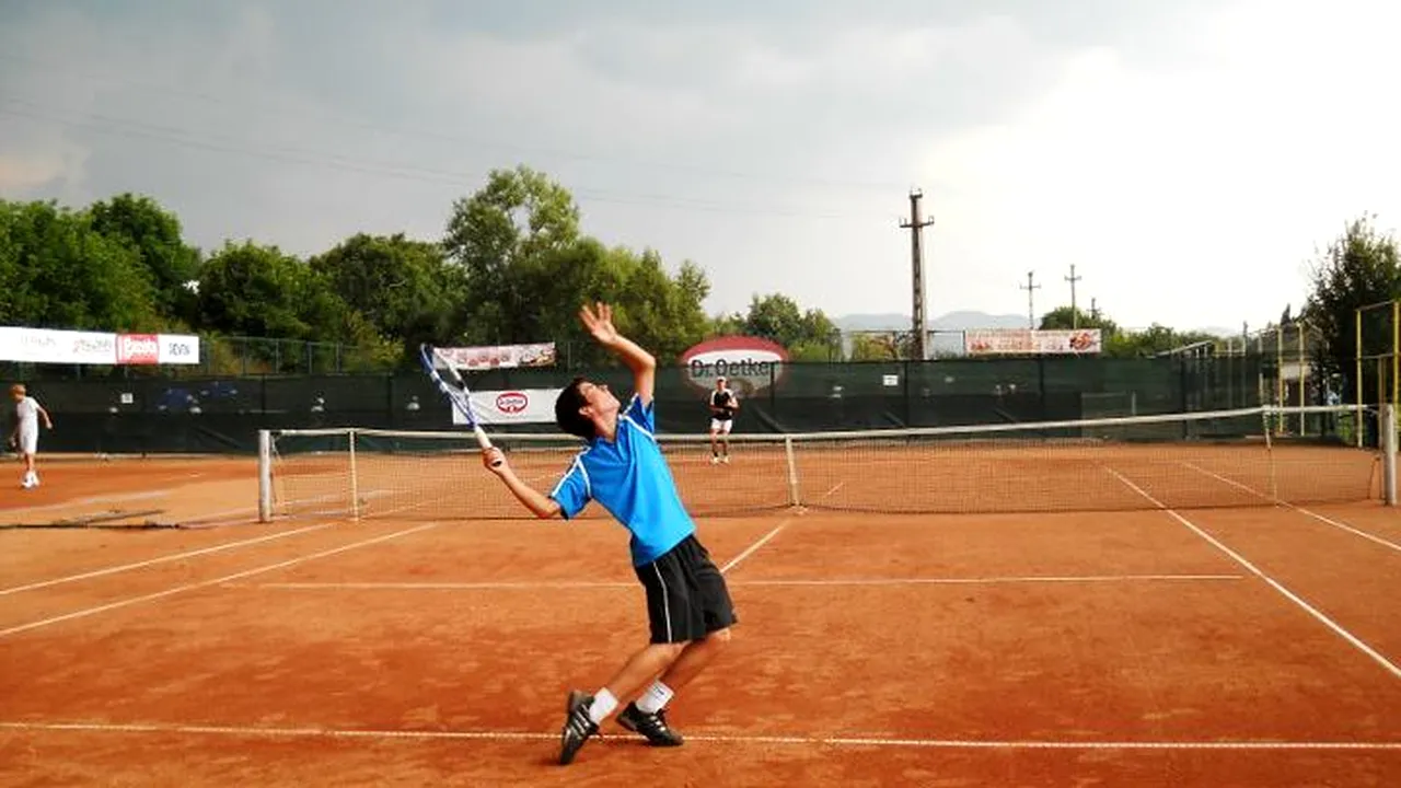 Juniori din 13 țări iau startul la turneul internațional de tenis 