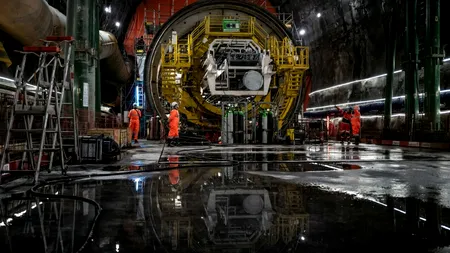 Cel mai lung tunel din lume străbate un munte și leagă două orașe. Ce lungime are