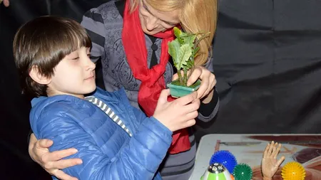 Te-ai întrebat vreodată cum e să trăiești fără să vezi și să auzi? Peste o sută de timișoreni au ales să treacă prin această încercare
