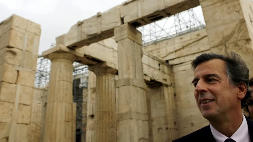 Fostul ministru grec surprins conducând o mașină cu numere false a fost exclus din partidul său