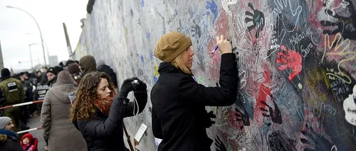 O bucată din Zidul Berlinului, înlăturată pentru a face loc unui proiect imobiliar controversat