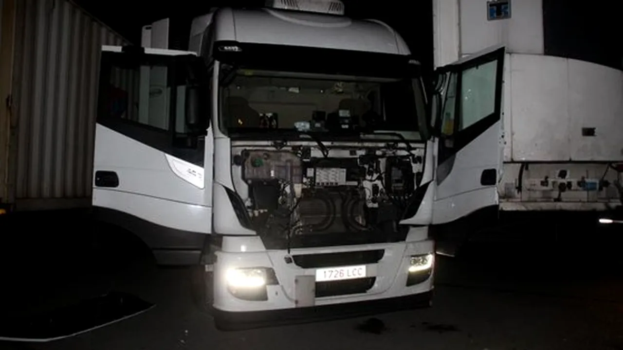 Un român stabilit în Belgia a intrat în comă, după ce a fost prins sub un camion condus de soția sa